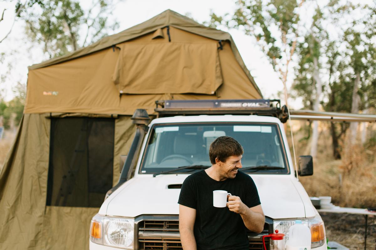 Britz Bushcamper Safari 4wd Landcruiser Dachzelt roof tent Allrad Australia hire